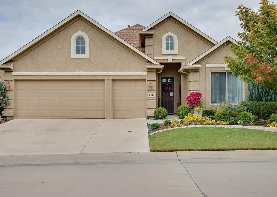 1st image of 10916 Southerland Dr