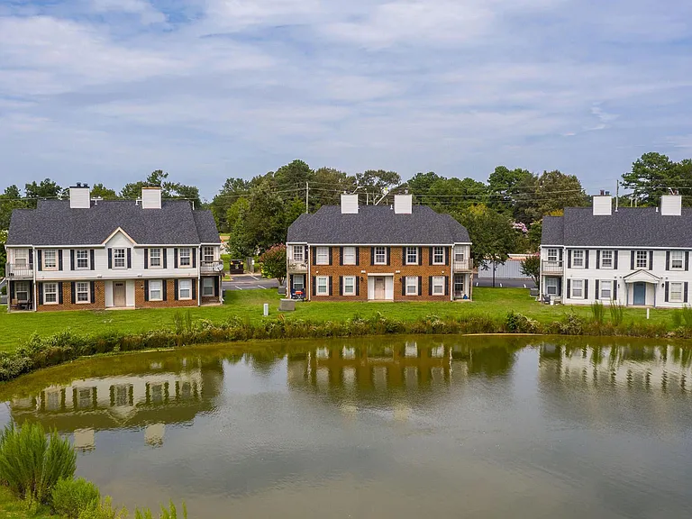 Lake Princess Anne Apartments — Photo 34
