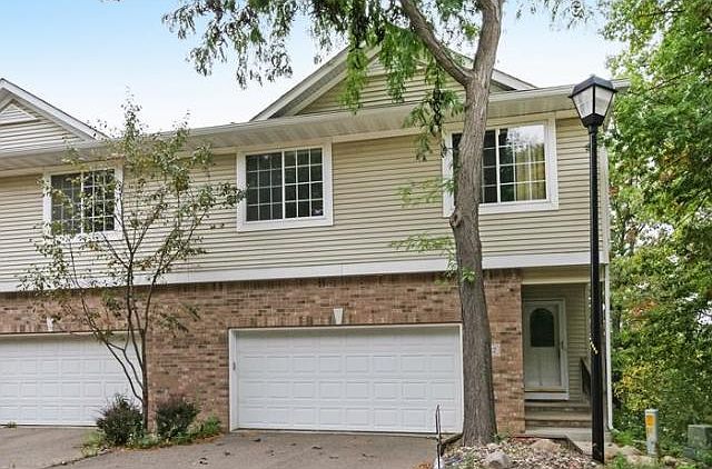 1st image of 22 Garden Dr