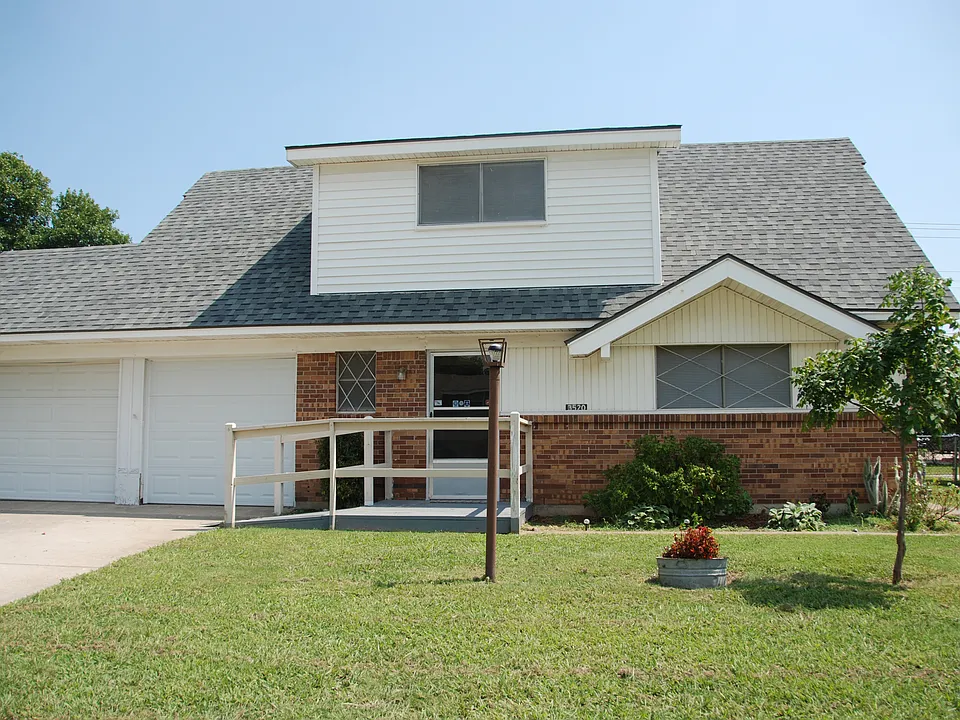 3520 Sunnydale Ln