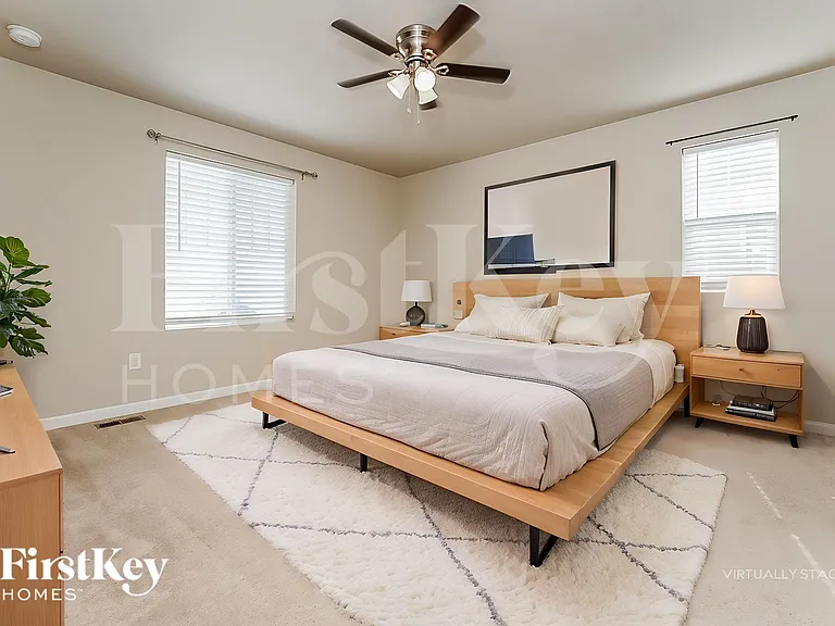 1902 Villageview Ln — Photo 10