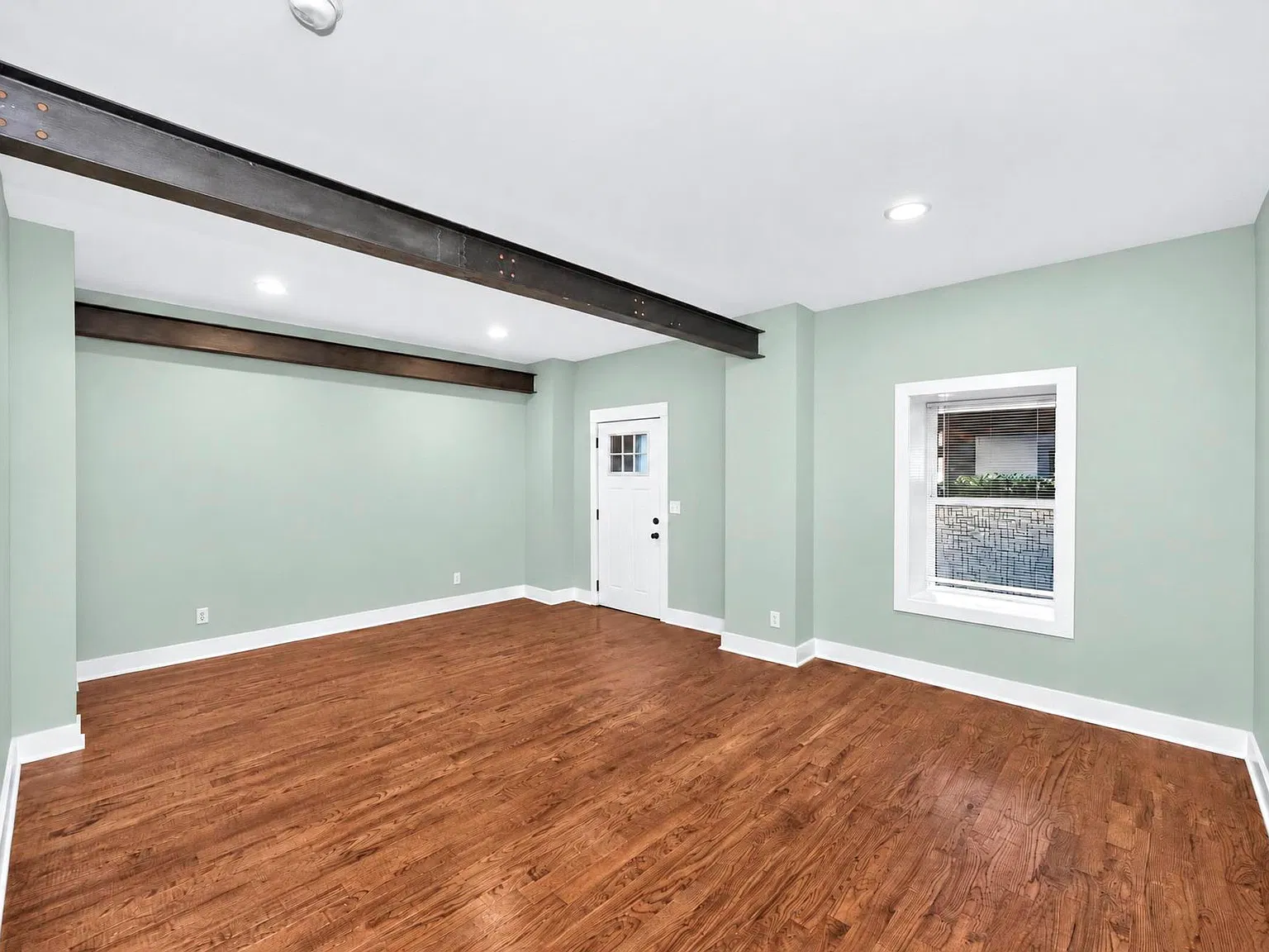 3 bed, 2.5 bath, 2637 sqft, $2,995 — Photo 4