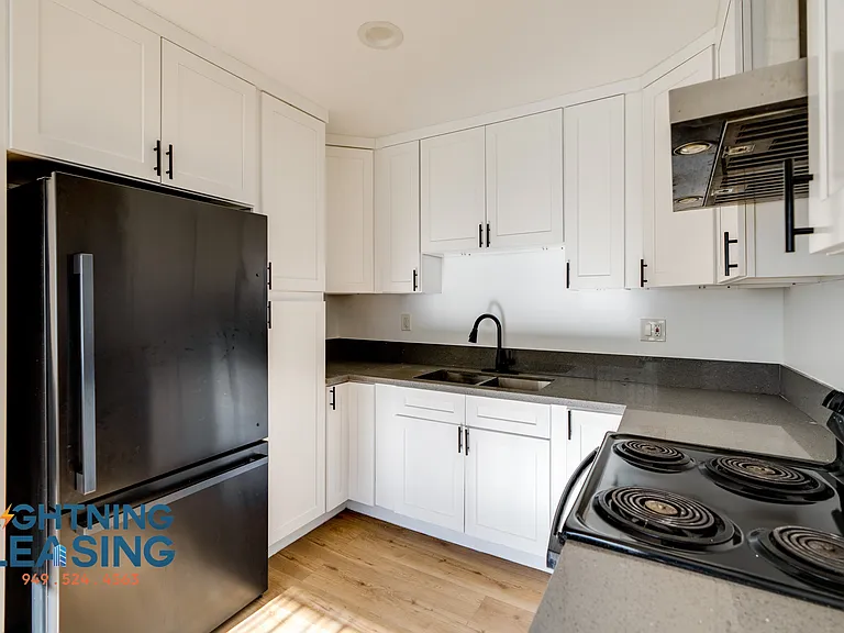 14227 Gilmore St #102 — Photo 9