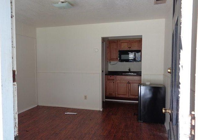 2nd image of 1127 Shell Beach Rd APT 4