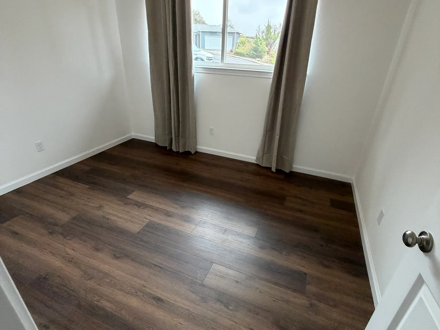 3 bed, 1350 sqft, $2,700 — Photo 3