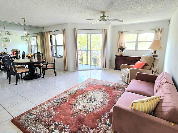 4th image of 700 SW 137th Ave APT 212H