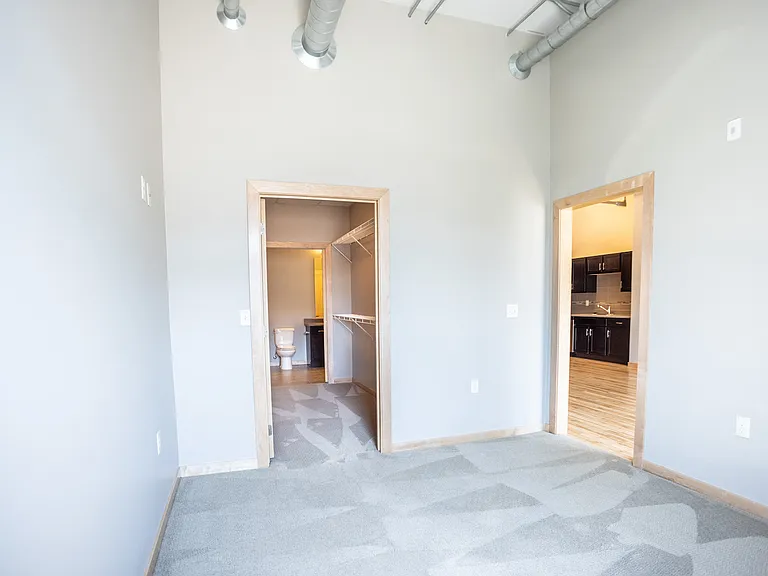 Uptown Exchange Lofts — Photo 30