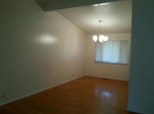 3330 Rockingham Dr, Florissant, MO 63033