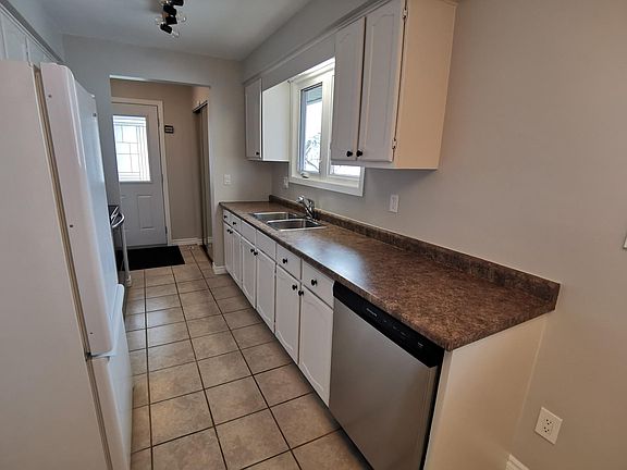 4th image of 775 Milford Dr