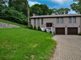 636 Shook Dr, Freeport, PA 16229