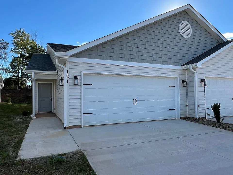 121 Brawley Villas Pl