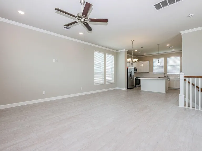 3018 Tres Olive Dr — Photo 5