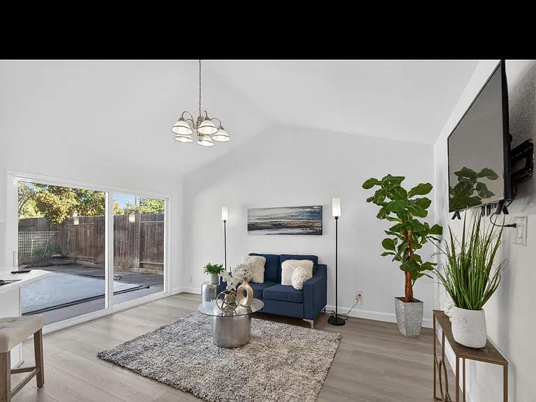 7821 Scottsdale Dr — Photo 8
