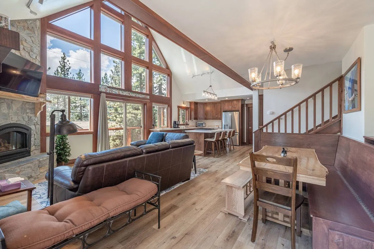 4 bed, 3.0 bath, $10,317 — Photo 1