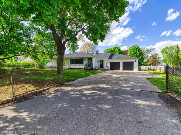 4702 Kempf St, Waterford, MI 48329