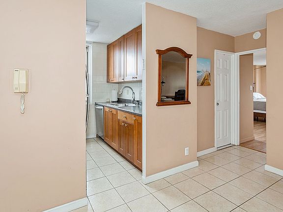 5th image of 11817 Union Tpke APT 12L