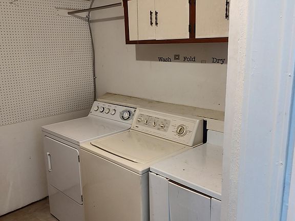 4th image of 1561 Rankin Ave