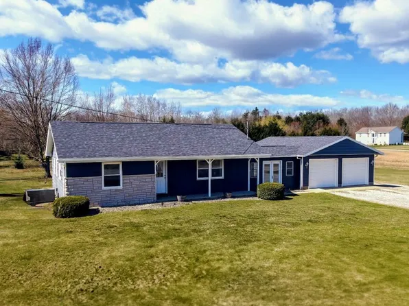 637 Grove City Rd, Slippery Rock, PA 16057