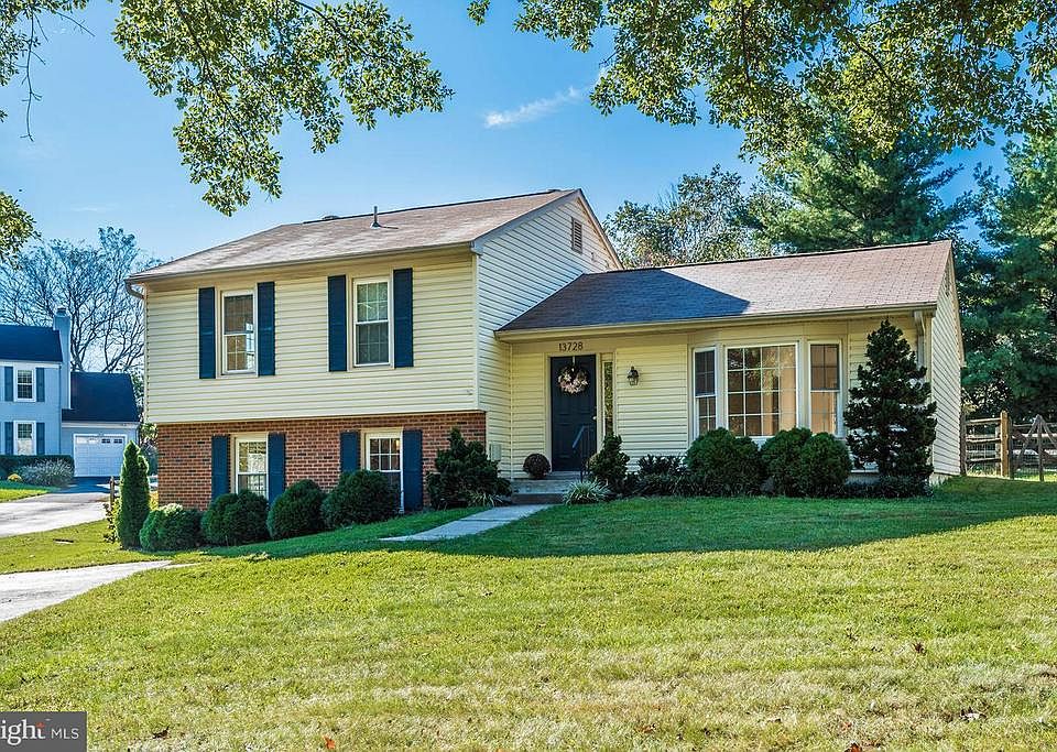 1st image of 13728 Wanegarden Dr
