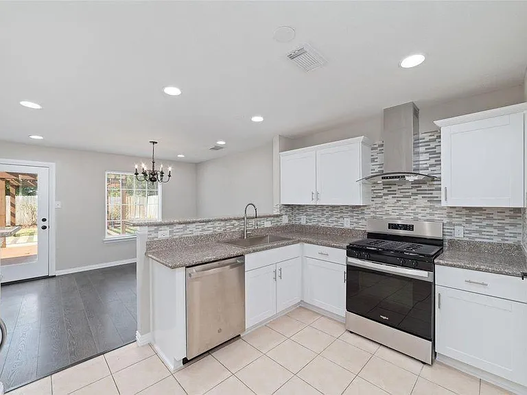 4007 Starbridge Pointe Ln — Photo 14