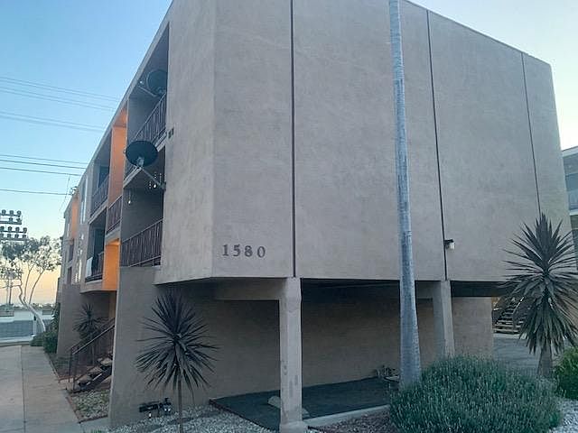 1st image of 1580 College View Dr