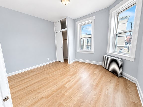 5th image of 12-16 Grant Ave #6A
