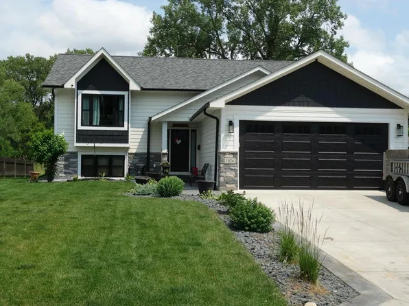 1026 Carrie St, West Saint Paul, MN 55118