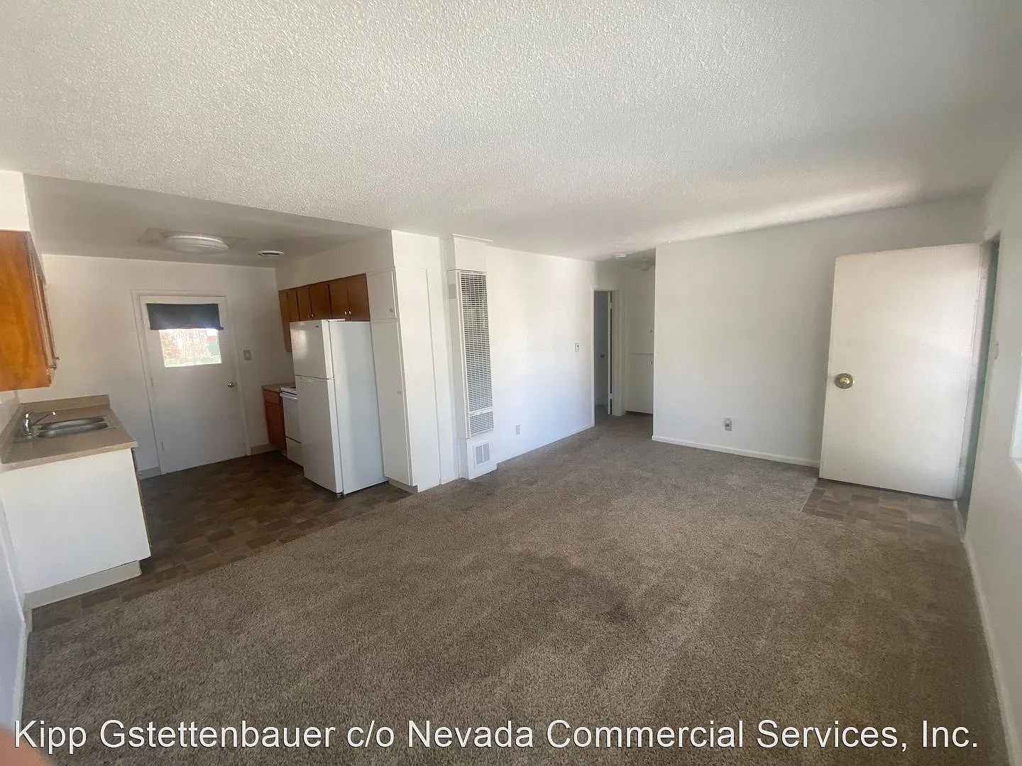 1504 N Stewart St photo 1