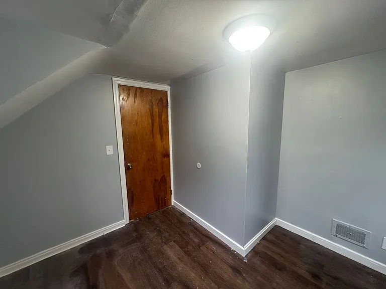 701 Elm St — Photo 9