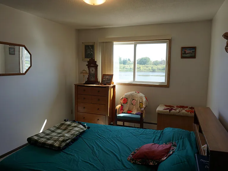 411 River St NE — Photo 7