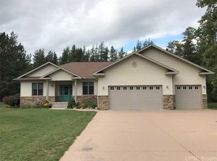 190 High Point Ct, Marquette, MI 49855