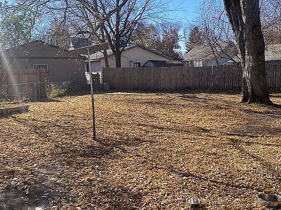 4th image of 603 Peltier St