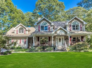 23 Glenview Ave, Northport, NY 11768