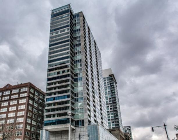 1st image of 611 S Wells St #1605