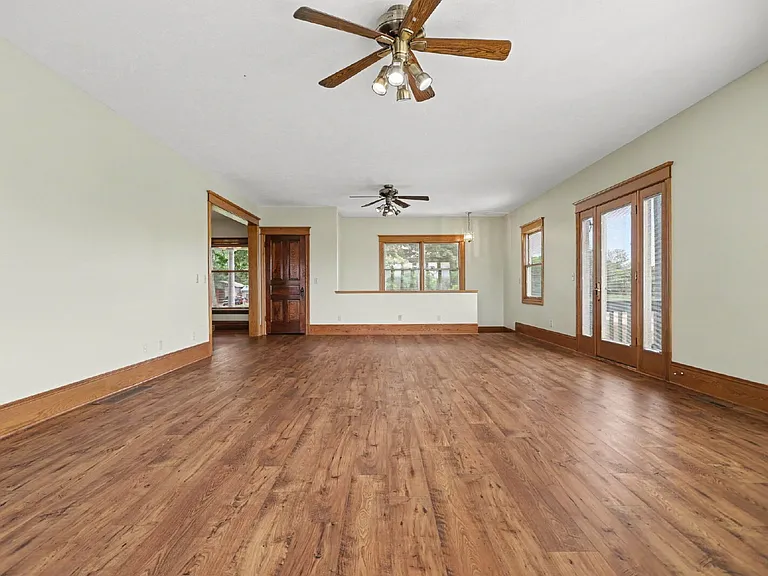 5050 Maple Grove Rd — Photo 11