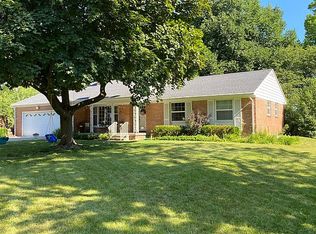 4422 Appletree Ln, Lansing, MI 48917