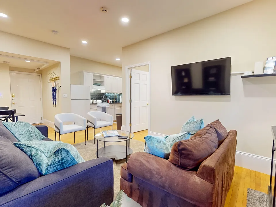 290 Beacon St #3A