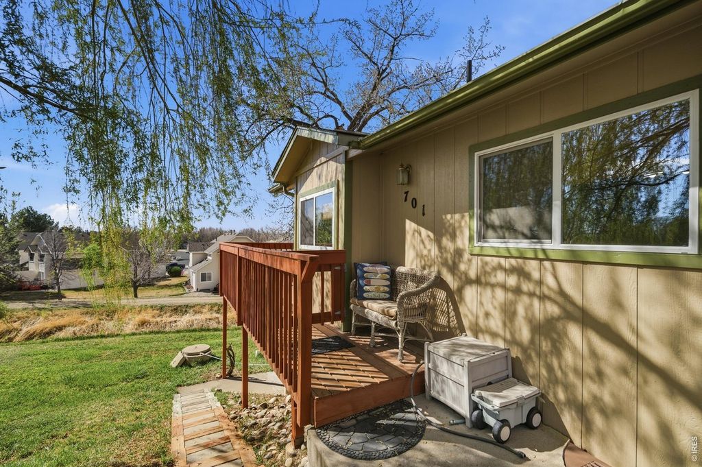 701 N Taft Ave