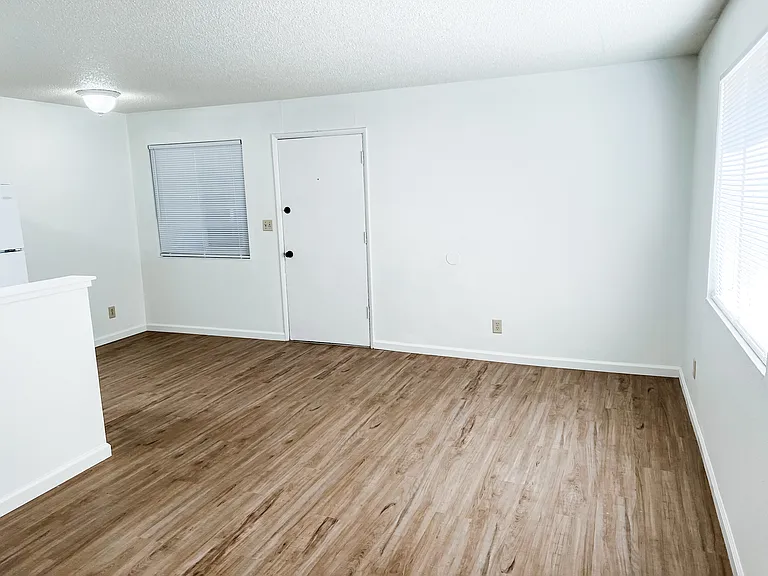 1351 Arcadian Ave #A — Photo 2