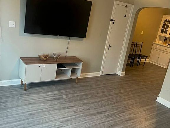 5th image of 1629 Fairlawn Ave SE APT 2
