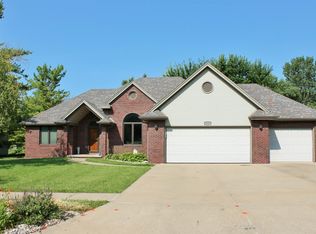 2907 S Lyons St, Sioux City, IA 51106