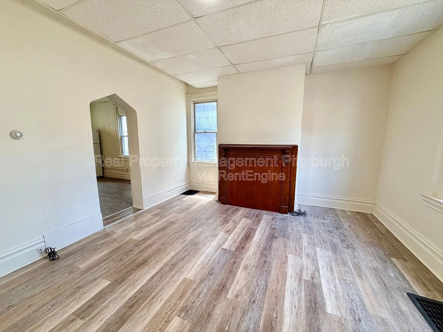 5 bed, 1.0 bath, 1492 sqft, $1,695 — Photo 2