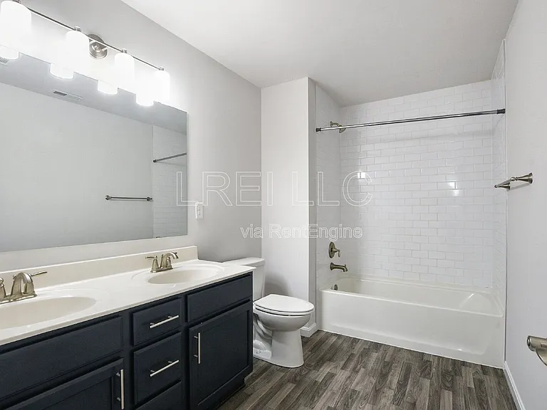 9211 Tamarack Grove Ln — Photo 12