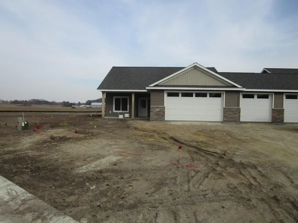 803 3rd Ave NW, Pine Island, MN 55963