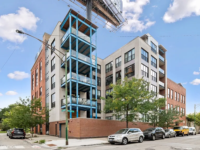 1600 S Jefferson St #302 — Photo 1