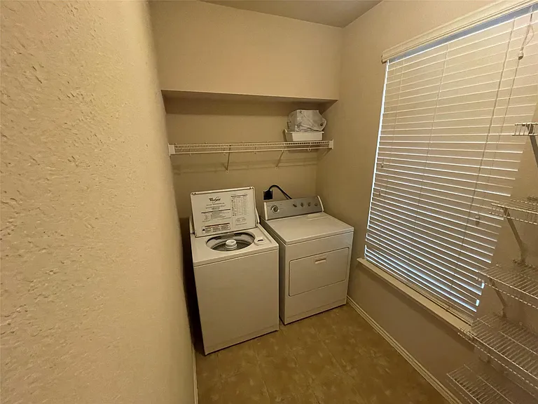 1211 Peyton Pl — Photo 13