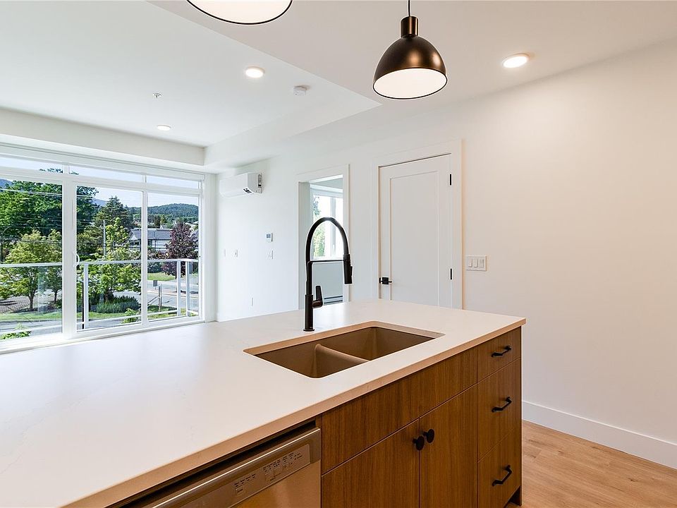 1st image of 201 Dogwood Dr #205