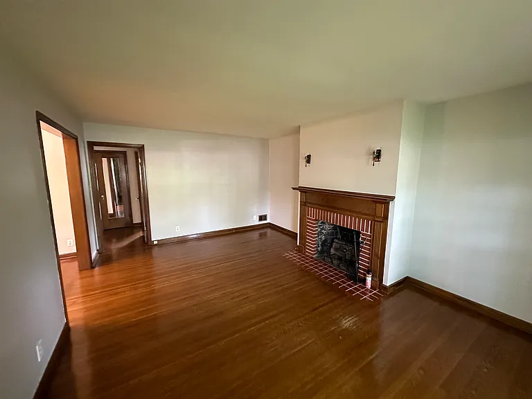 7053 N College Ave — Photo 18