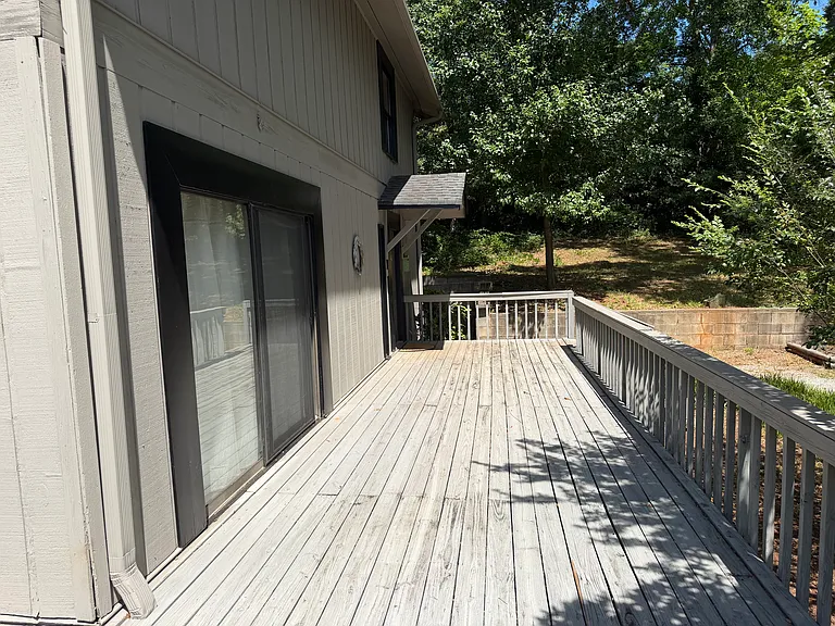 360 Jennings Rd — Photo 4