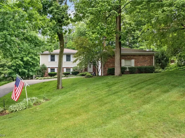 2343 Bur Oak St NE, Canton, OH 44705